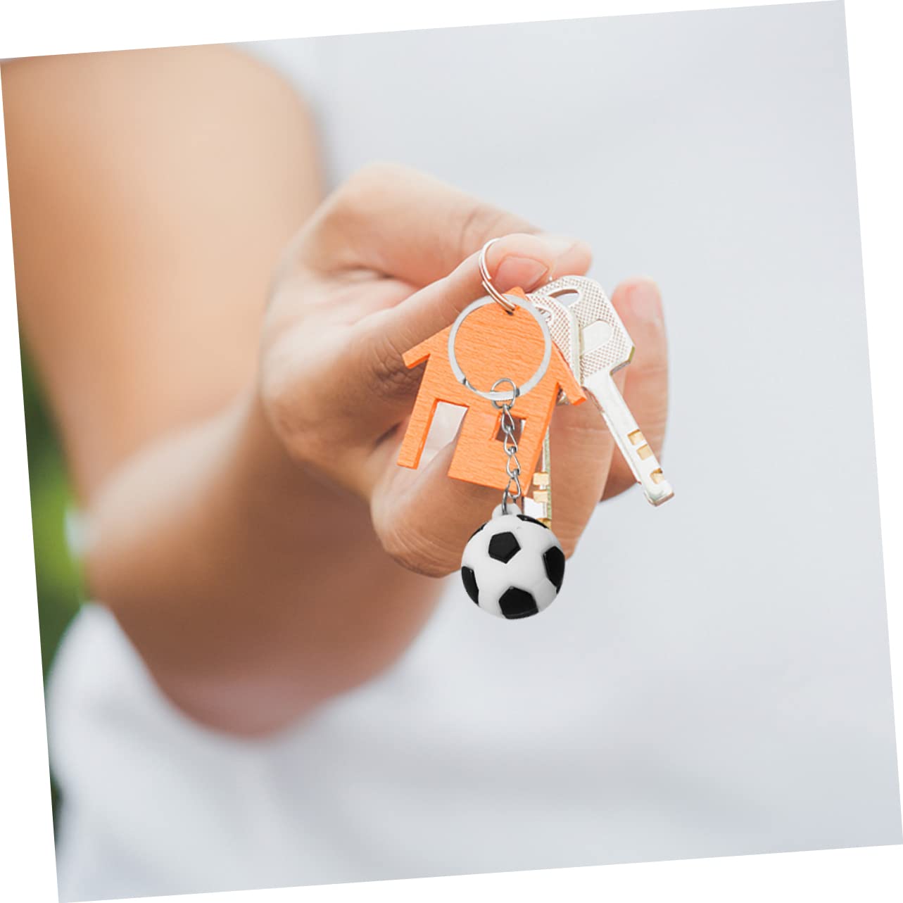 INOOMP 40piezas Llaveros Mini Fútbol Para Decoración De Bolsos y Claves Para Cumpleaños y Eventos Deportivos Diseño De Balón De Fútbol