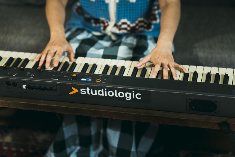 Amazon | Studiologic NUMA COMPACT SE 軽量 88鍵盤 スピーカー内蔵