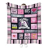 Photo Gallery coperta ultra morbida a tema infermieristico, in microfibra, peluche, sherpa, regalo per le donne, calda e accogliente, coperta per letto e divano (infermiere-1, 131 x 129 cm) Photo Gallery coperta ultra morbida a tema infermieristico, in microfibra, peluche, sherpa, regalo per le donne, calda e accogliente, coperta per letto e divano (infermiere-1, 131 x 129 cm)