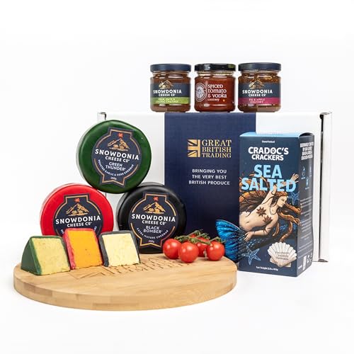 Great British Trading - Snowdonia Cheese Gift Hamper with 3x Cheese Truckles, Sea Salted Cradocs Crackers and 3x Snowdonia Chutney Jars. British Gifts Ideal for Any Occasion