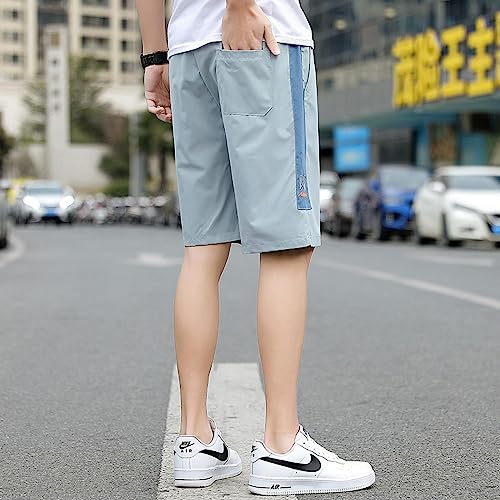 Short homme ample finissant avec les irritations dues à la chaleur