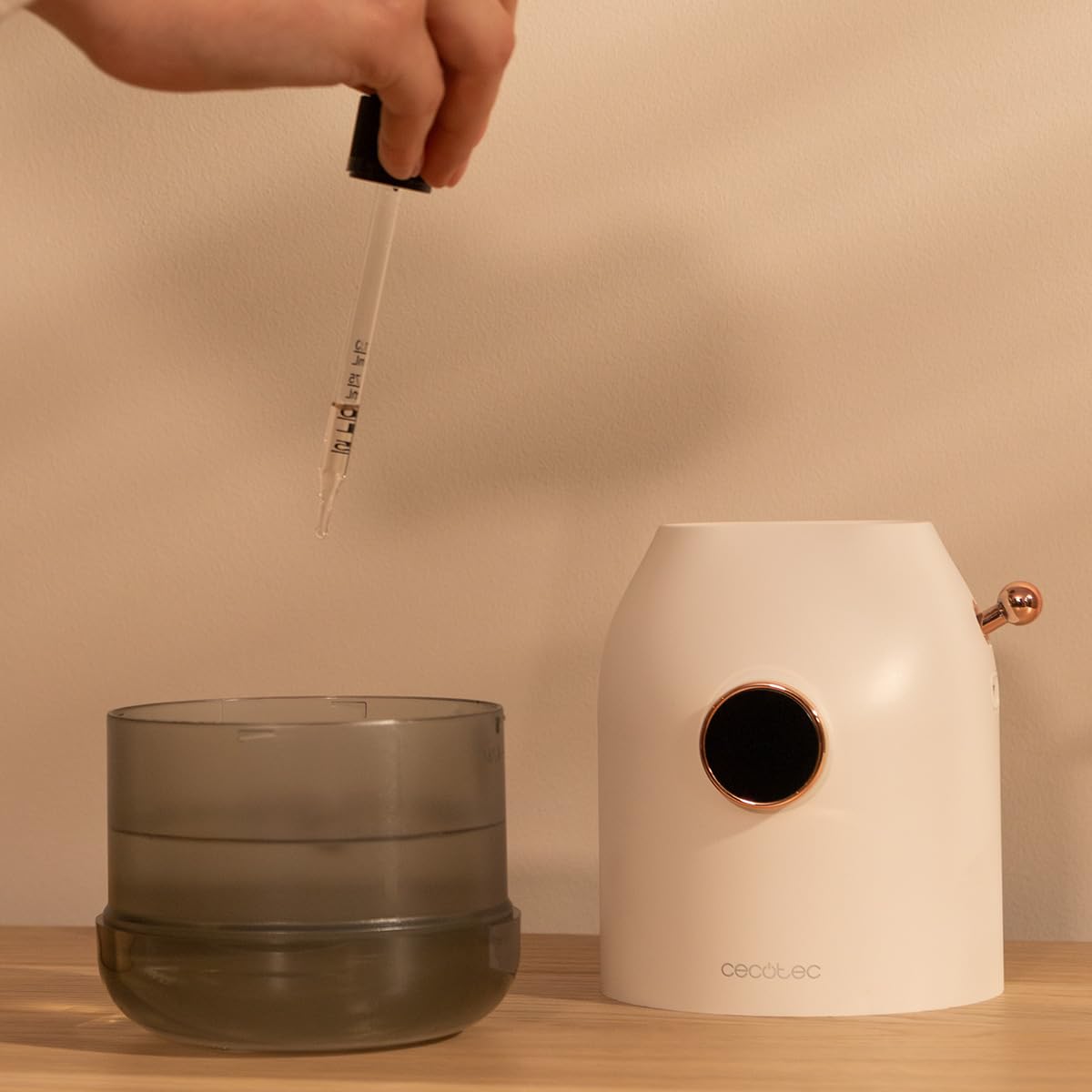 Cecotec Humidificador Difusor de Aromas sin Cables PureAroma 550 Cordless. 5000 mAh, 3 Modos de Funcionamiento, Doble Salida, Depósito de 550ml, con Batería y Pantalla, Aromaterapia