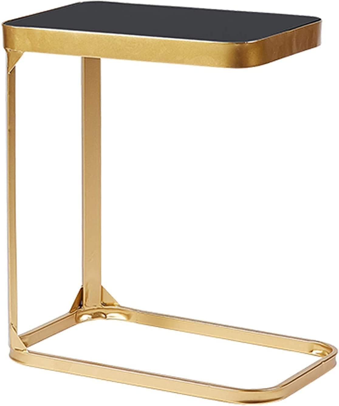 Table basse scandinave en C pour optimiser un petit espace de salon ou de bureau