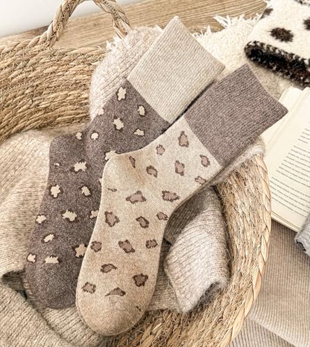 Image of Women's Leopard Animal Cheetah Print Crew Ankle Cotton Socks Size 5-9