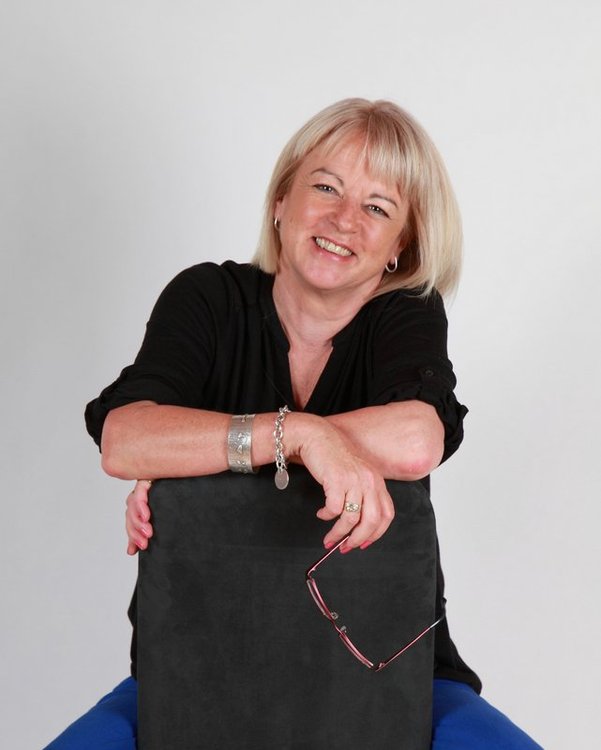 Amazon.co.uk Tea Cooper books, biography, latest update