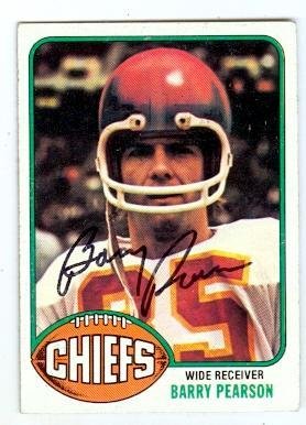 Autograph Warehouse 122202 Barry Pearson Autographed 1976 Topps No. 114 Football Card - Kansas City Chiefs