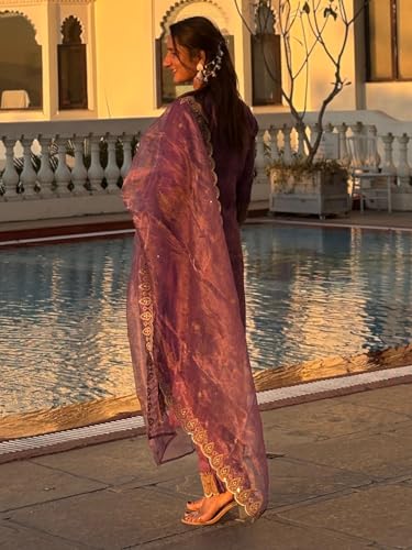Image of VredeVogel Women's Silk Blend Embroidered Kurta with Pant & Silk Chiffon Dupatta Set