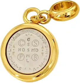 Pingente Feminino Medalha de São Bento 2,7cm dourado, Semi joia Banhada Ouro 18k, Proteção e Fé