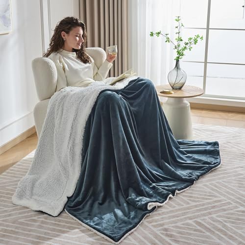 NANPIPER Warm Sherpa Blanket Queen Size for Bed, Soft Fleece for Winter, Fuzzy Plush Throw Gift for Women, Forest Green 90x90 Inches
