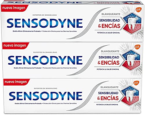 Sensodyne Sensibilidad y Encías, Pasta de Dientes Blanqueante, Alivio para Dientes Sensibles y Mejora de la Salud de las Encías, pack de 3x75 ml