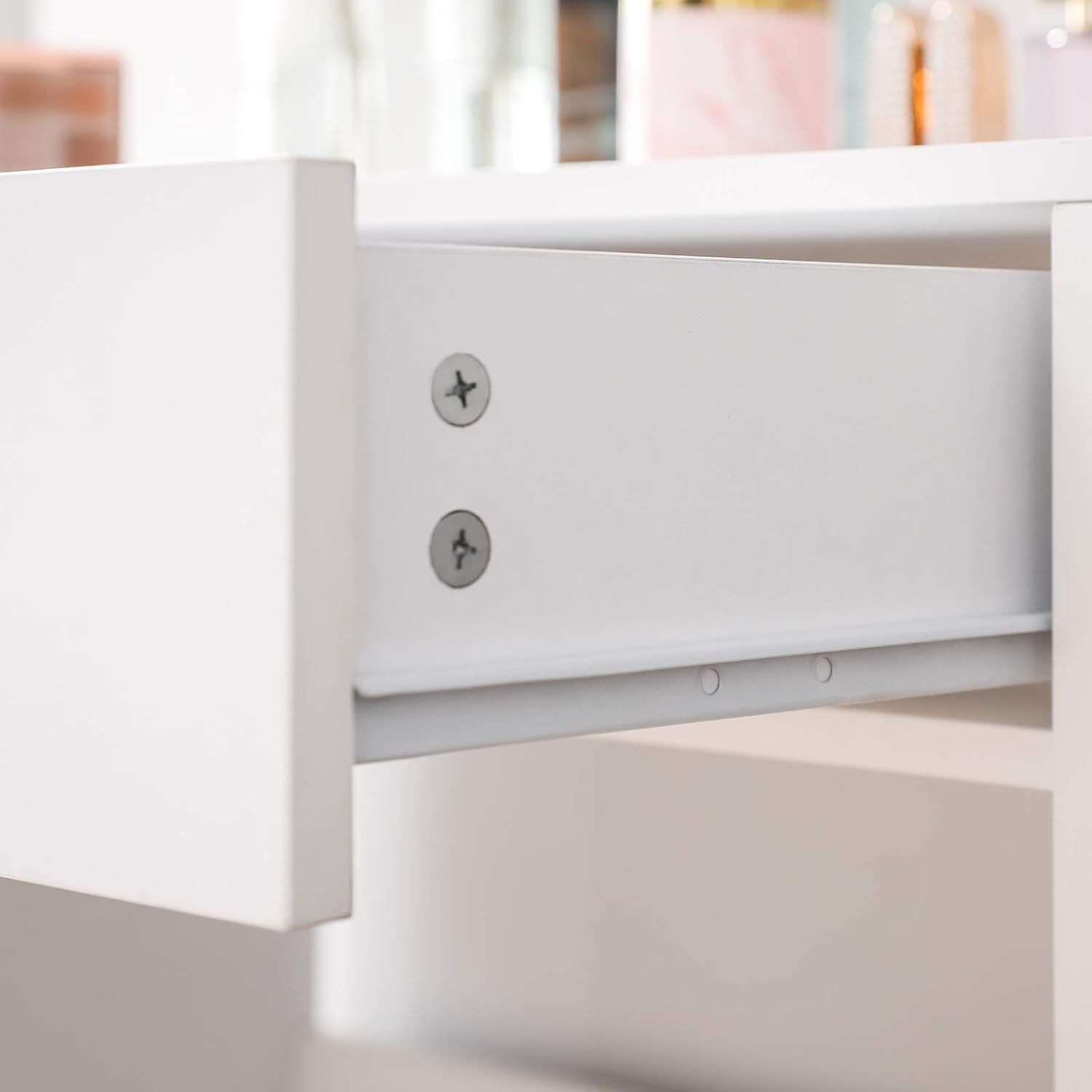 Detail mechanismu zásuvky