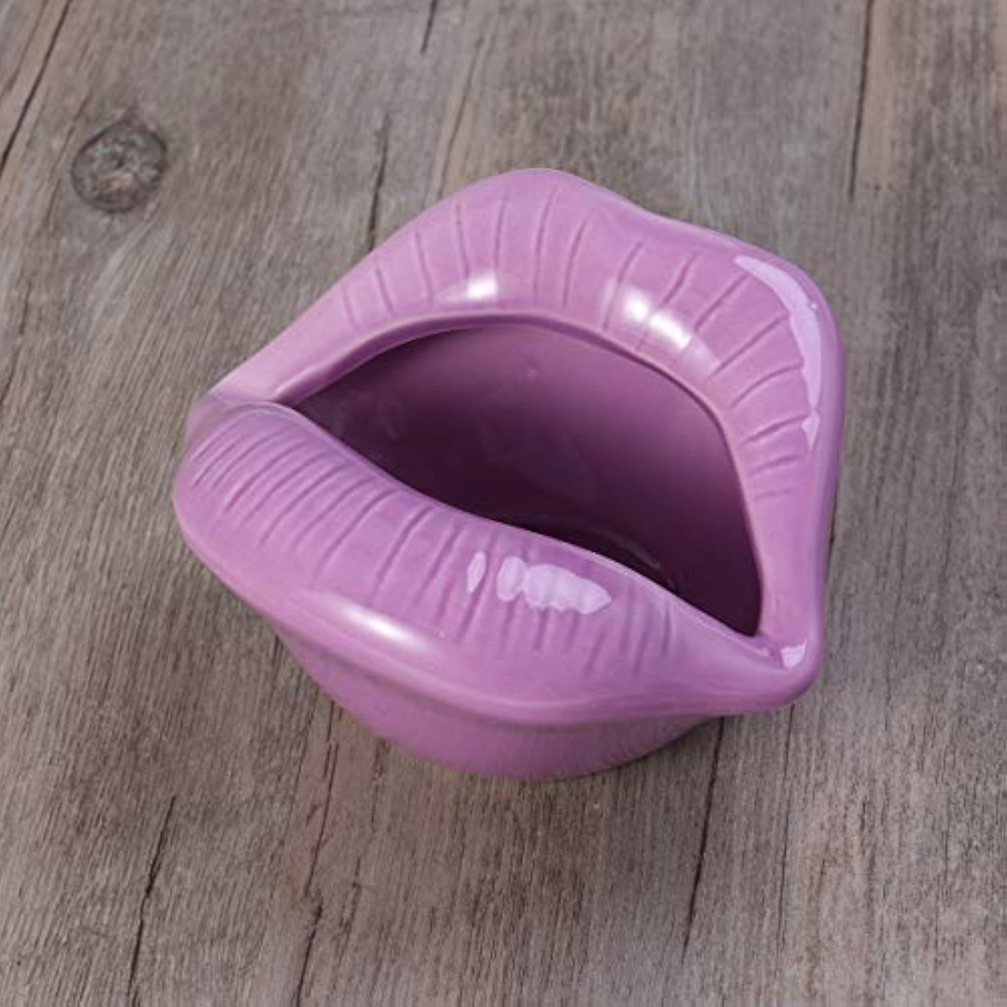 Ceramic Lips Ashtray for Home Decoration