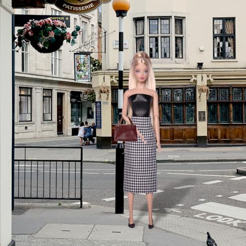 17 Stück Kleidung und Zubehör für 11,5 Zoll Mädchen Puppen Plüsch Westen Set Plüsch Mantel Set Outfits Schleifen Knoten Kleid Langes Etuikleid Set mit 7 Schuhe 5 Zubehör Zufällig Geschenk für Mädchen