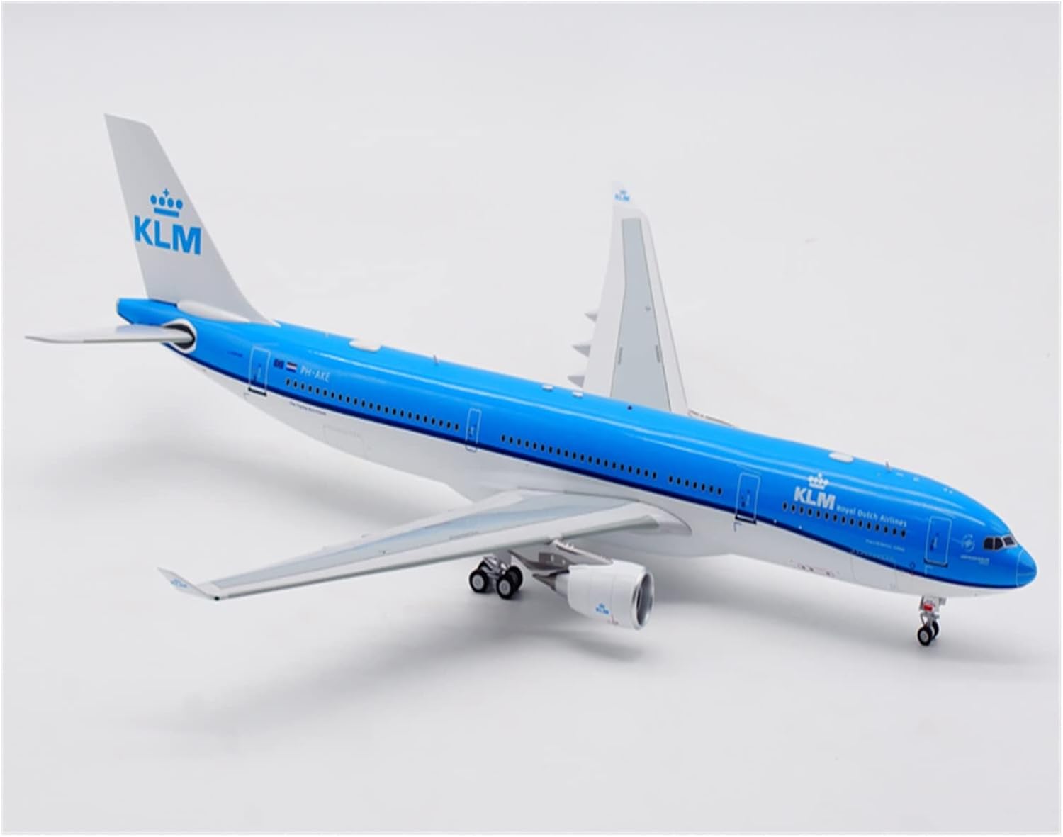 Die Cast Plane 1 200 for A330-300 Static Die Cast Metal Alloy Scale Airplane Model Collection Souvenir Ornaments Gift Finished Metal Airplane