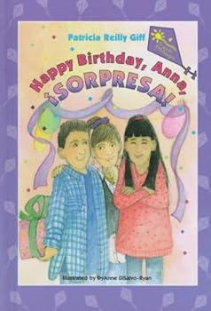 Hardcover Happy Birthday, Anna, Sorpresa! [Large Print] Book