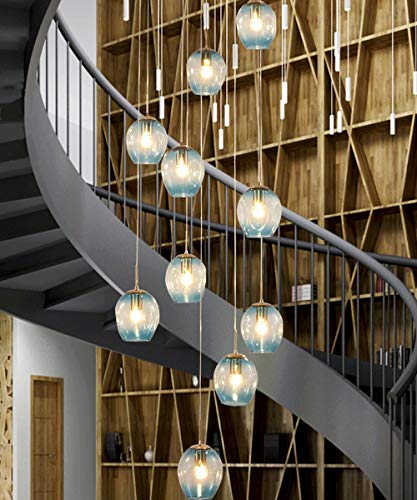 Chandelier pour escalier haut pour éclairer efficacement un salon de duplex