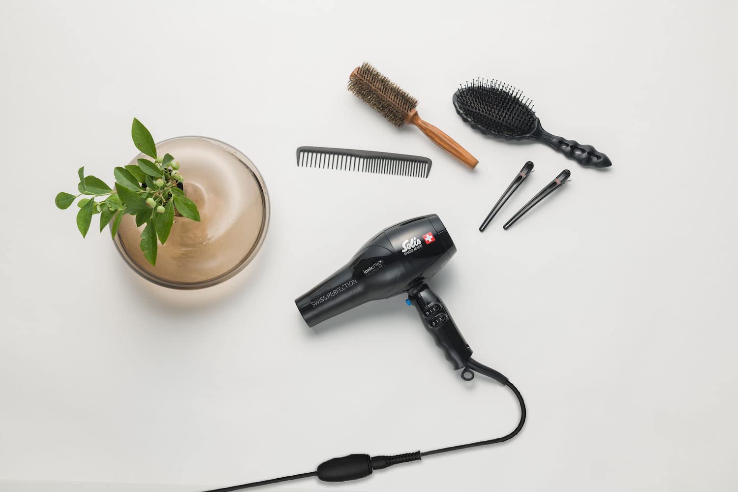 Solis Swiss Perfection 360º ionicPRO 440 - suszarka do włosów Professional - z technologią IonicPRo - Przewód obrotowy o 360º – w zestawie dysza do stylizacji - czarny