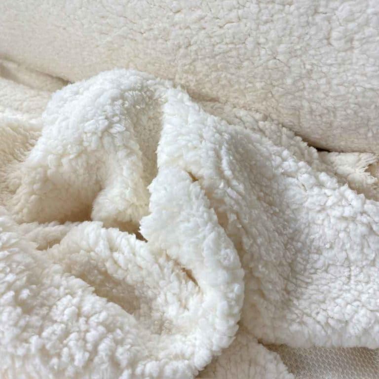 Tejido Borreguito Por Metros, Borreguillo Ancho 1,50 Metros. Costura, Manualidades y Otros. 100% Nacional. (Blanco, 1 Metro)