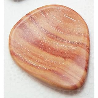 DUGAIN MEDIATOR BOIS DE ROSE Accessoires guitare Médiator et onglet Médiator - Les Beatles, Paul McCartney, John Lennon, RIngo Starr, George Harrison