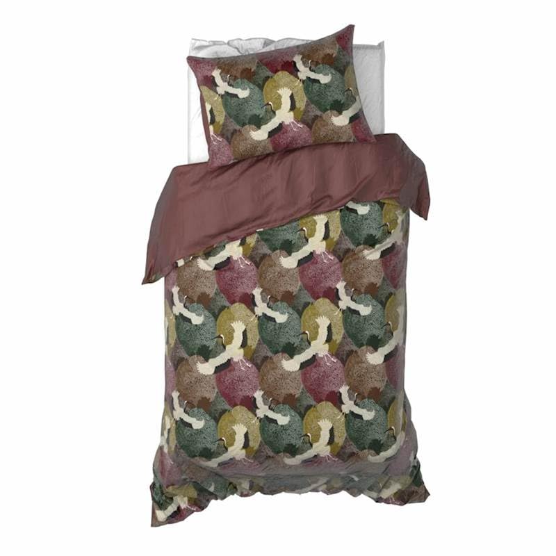Parure de lit satin Goliath bordeaux : l'ambiance cocooning pour vos nuits d'hiver