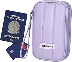 Carteira Porta Passaporte Feminina Acolchoada, Design Puffer, Material Resistente e Impermeável (Lílas)