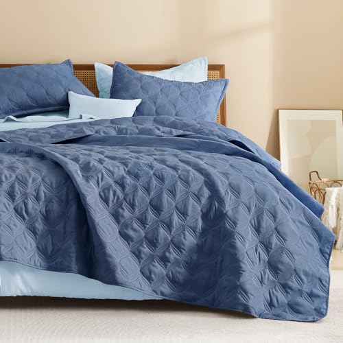 Image of Litanika King Size Quilt Bedding Set, Ocean Blue Summer Lightweight Soft Comforter Bedspreads & Coverlets, Boho Farmhouse Bedding Cover Bed Decor All Season, 3 Pieces (1 Quilt & 2 Pillowcases)