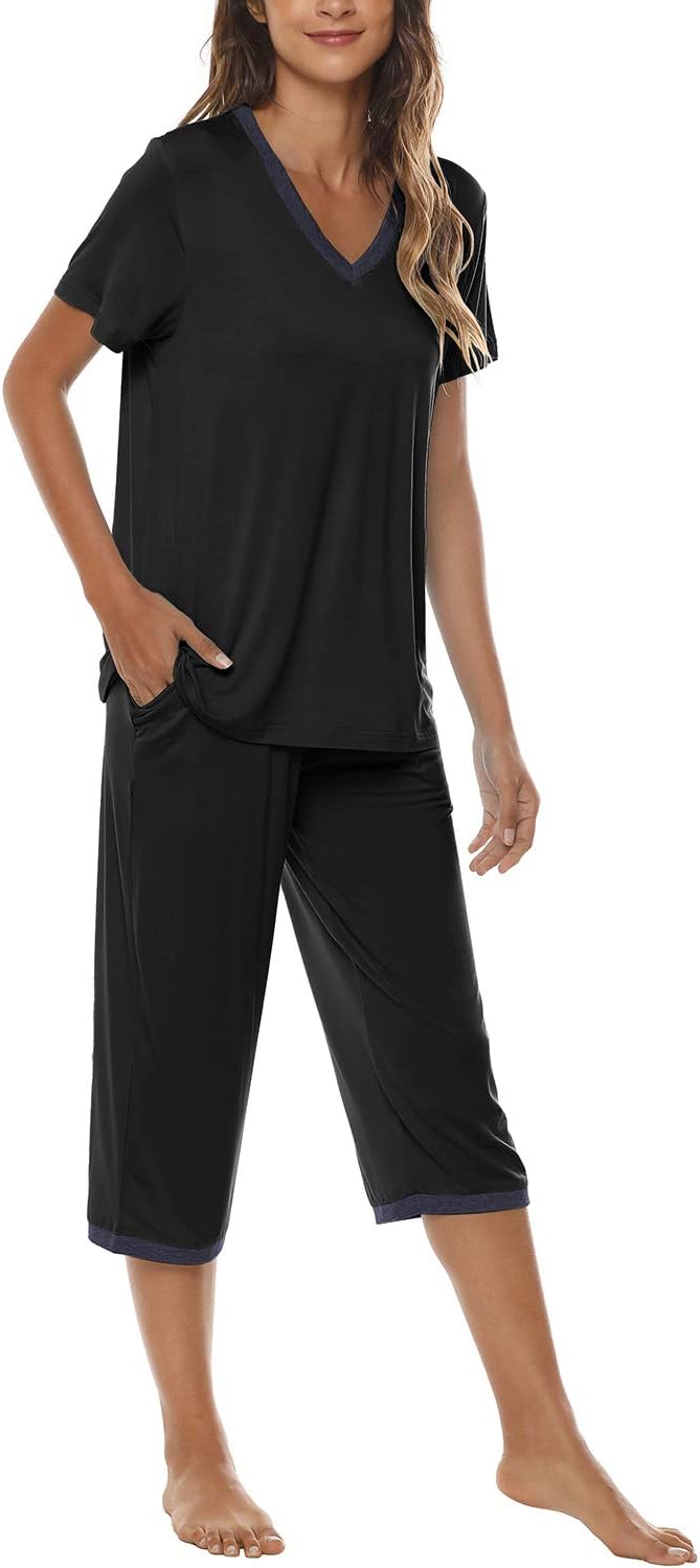 JINSHI Women's Pajamas Set Short Sleeve Top and Capri Pants Lightweight Sleepwear Comfy Pjs Lounge Set with Pockets