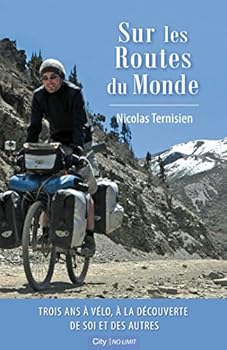 Paperback Sur les routes du monde [French] Book