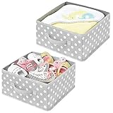 mDesign Juego de 2 cajas organizadoras – Organizadores de armarios de lunares para dormitorios, vestidores, etc. – Cestas de tela en fibra sintética para zapatos, jerséis o pantalones – gris y blanco