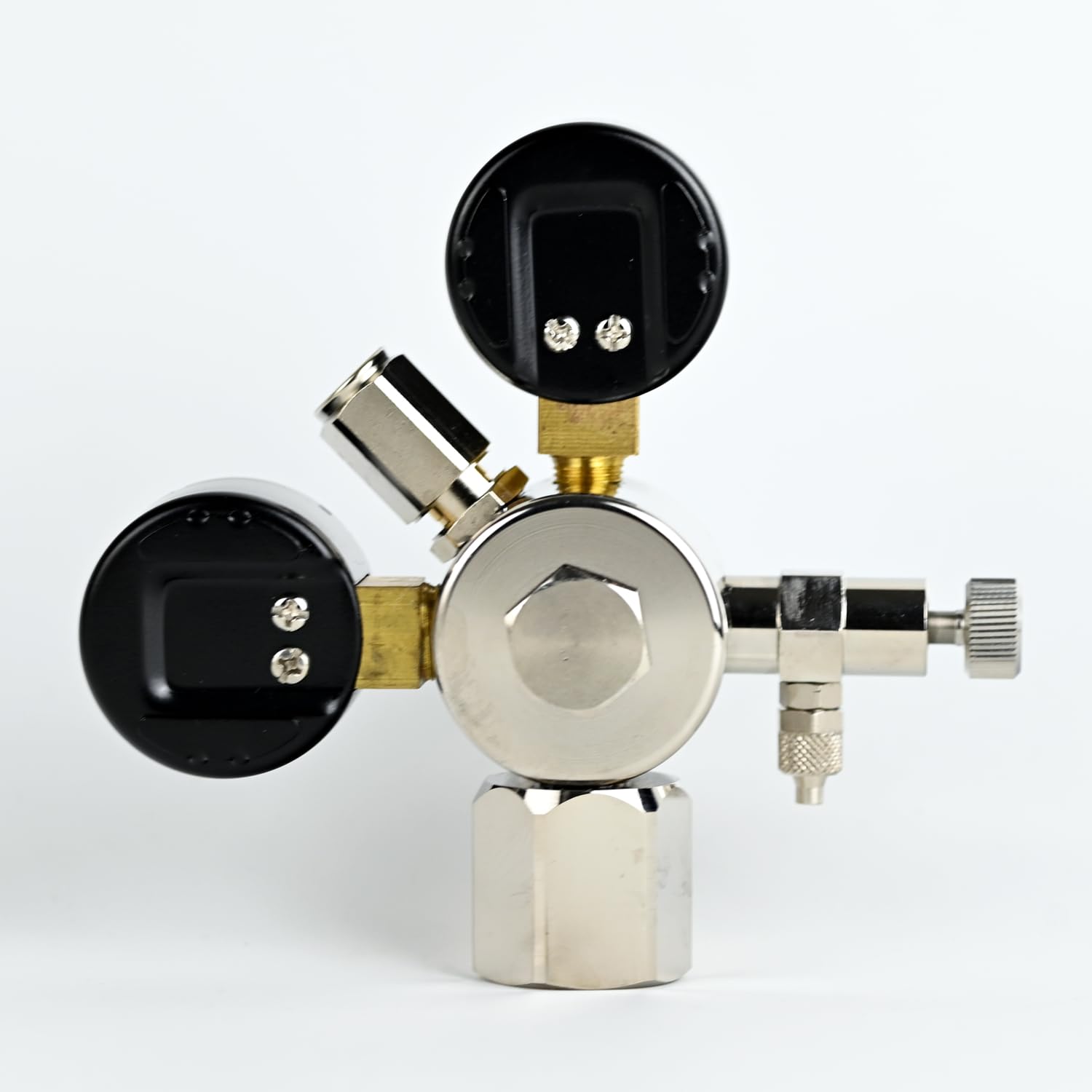 CO2-Druckminderer für SodaStream o.Ä. Zylinder. Mit integriertem Rückschlagventil u. einstellbarem Arbeitsdruck. OCOPRO Made in Germany. (ohne Magnetventil)