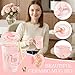 Set Regalo de Cumpleaños para Mujer Taza Cerámica Rosa de 350 ml Bougie Aromática Bombas de Baño y Jabón Artesanal Regalo Original para Amigas Imagen de Set Regalo de Cumpleaños para Mujer Taza Cerámica Rosa de 350 ml Bougie Aromática Bombas de Baño y Jabón Artesanal Regalo Original para Amigas