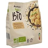 Les gnocchis, composés de semoule blé dur et de flocons de pommes de terre, font partie de la famille des féculents, base de notre alimentation au même titre que le pain, le riz, les légumes secs... Déjà salés, il est inutile de les ressaler dans votre assiette. Associés à des légumes ou à une salade, ils accompagneront idéalement une grillade.