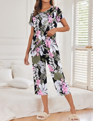 Image of Ekouaer Women's Capri Pajama Sets Print Short Sleeve Sleepwear Top and Capri Pants Soft Loungewear with Pocket