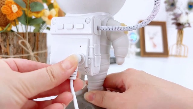 AUKYO Astronaut Starry Projector 360° Adjustable Galaxy