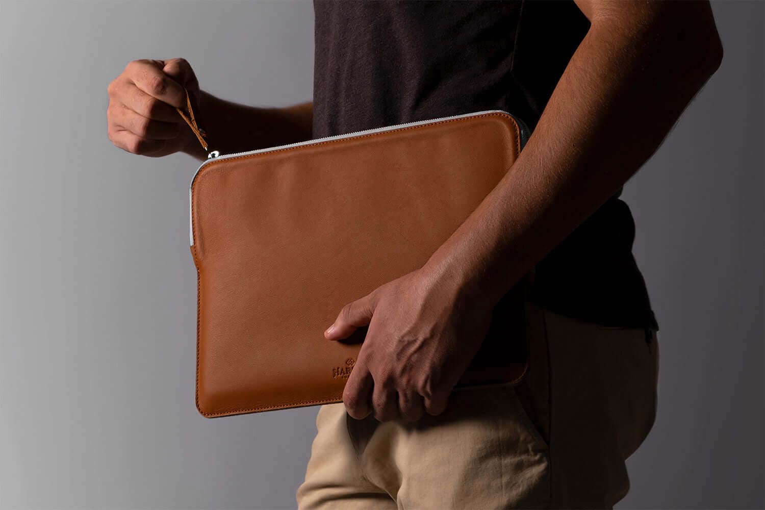 Harber London - Funda fina de piel para portátil S7 | Compatible con MacBook PRO 15" (2012/2015) | Azul marino | Hecho a mano con materiales certificados duraderos y ecológicos
