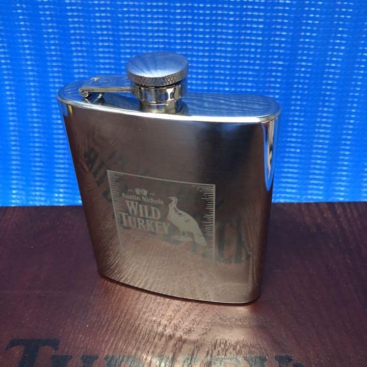 Amazon.co.jp: ワイルドターキー バーツールセット 木箱入り : ホーム