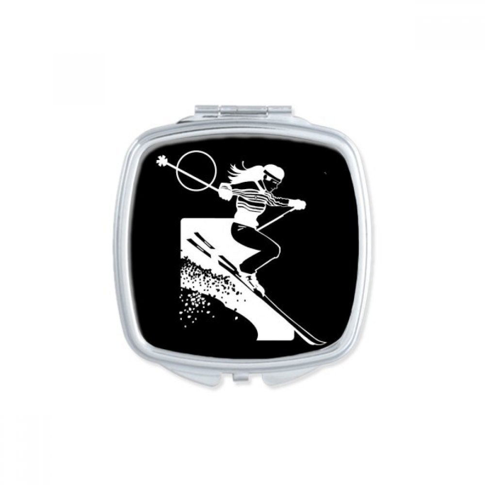 Miroir de maquillage compact fini les yeux coulés pendant le ski
