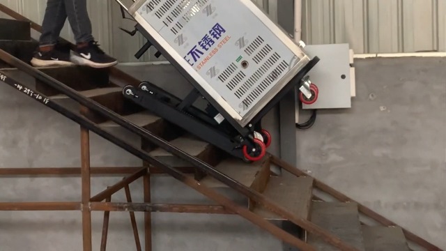 Amazon.co.jp: 電動階段台車 折り畳み電動階段のぼれる500W電動持って