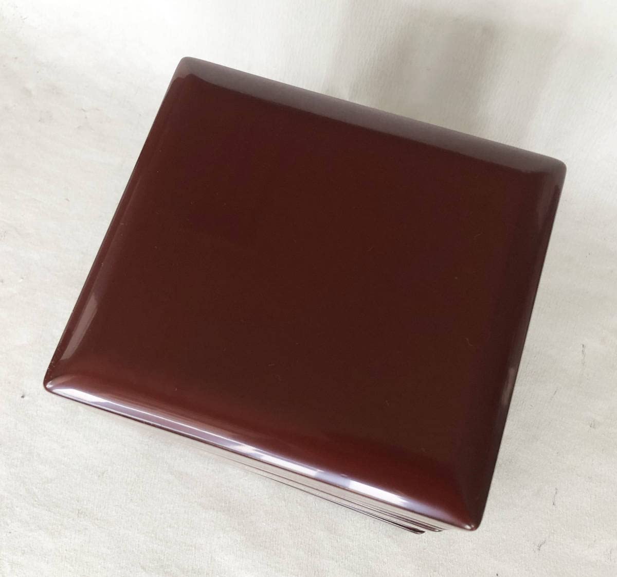重箱 おせち 銀朱塗二段重内黒取皿二枚付 15cm 木製 漆塗り正月 弁当箱 Amazon | 重箱 おせち 銀朱塗二段重内黒取皿二枚付 15cm 木製 漆