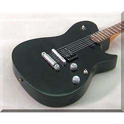 MATT BELLAMY Guitare Miniature avec médiator Muse - Les Beatles, Paul McCartney, John Lennon, RIngo Starr, George Harrison MATT BELLAMY Guitare Miniature avec médiator Muse – Image 3