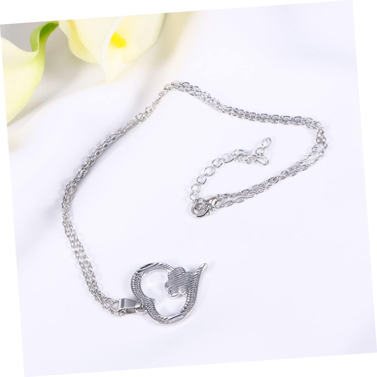 FRCOLOR Heart-shaped Pendant Pet Necklace for Dogs and Cats Durable Pet Jewelry with Paw Design for Birthday and Holiday Costumes