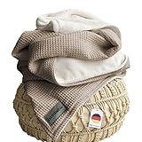 Blanketino Kuscheldecke - Kuschlig warme Sofadecke Wohndecke 145 x 210 cm aus extra weichem Wellnessfleece & hochwertiger Baumwolle - Made in Germany - Farbe: Latte Macchiato / Sandweiß