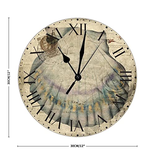 Grande horloge murale chiffres romains motif coquillages anciens