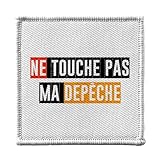 BORDS RENFORCES : Finition de qualite. Le contour de l'ecusson est brode (point bourdon) pour eviter que le tissu ne s'effiloche avec le temps. Cela assure un rendu propre et net sur votre textile.