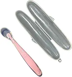 Colher de Silicone para Bebê com Estojo Rosa - Ideal para Introdução Alimentar, Suave e Flexível para Gengivas Sensíveis, Livre de BPA, Fácil de Limpar, Perfeita para Papinhas, Inclui Estojo Higiênico para Viagens e Passeios
