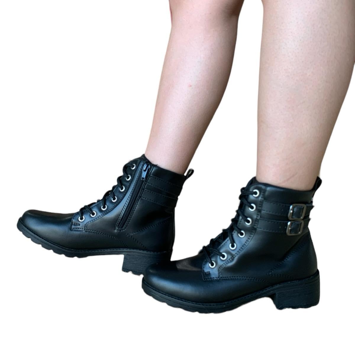 Bota Coturno Feminina Tratorada Cano Curto 7909 A, Preto, 35 em promoção! Veja a oferta e mais achadinhos de Botas 6 Hoje é o melhor dia para comprar Bota Coturno Feminina Tratorada Cano Curto 7909 A, Preto, 35 com aquele preço maroto! Promoção! Aproveite a oferta! 6