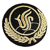 Avec sa fixation facile à l'arrière, cet accessoire de costume de marine s'intègre parfaitement dans diverses tenues, ce qui le rend idéal pour ceux qui cherchent à améliorer leur look marin