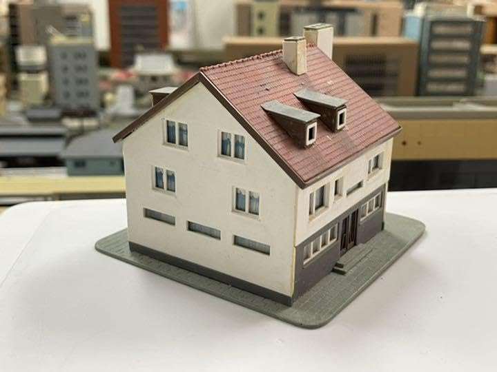 Amazon.co.jp: Nゲージ鉄道模型kibriドイツ建物ジオラマに