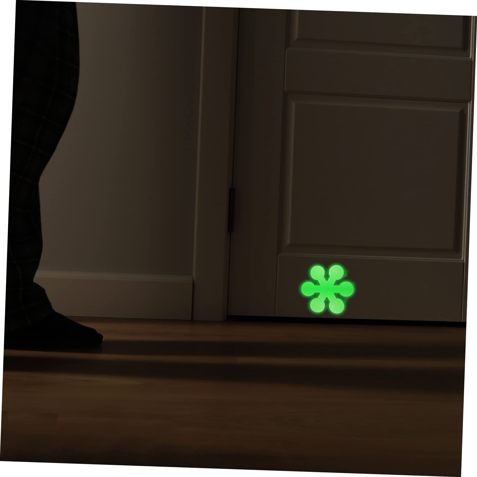 TOPBATHY 60pezzi Nastro Antiscivolo Luminoso Per Scale Strisce Riflettenti Per Gradini Sicurezza Ambienti Con Scarsa Visibilità Facile Installazione Adatto Cucina Bagno e Corridoi