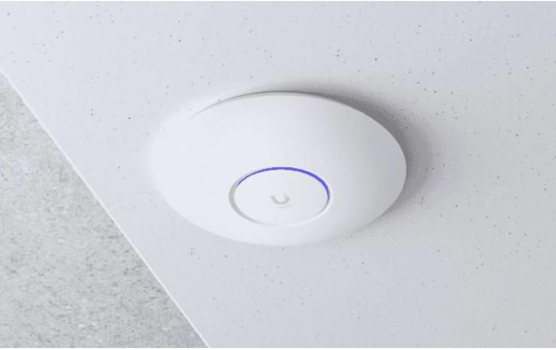Ubiquiti U6+ + UDM-SE – Punto di accesso WiFi 6 (1500 ft², 2x2 MIMO, 300+ clienti) + Router UniFi Dream Machine Special Edition con Switch PoE integrato e NVR
